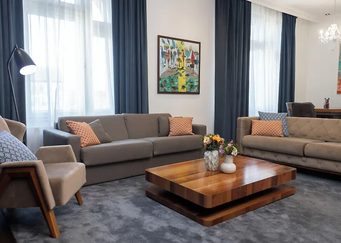 Zoya Luxury 5* بودابست